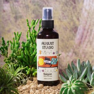 Xịt Thơm Đa Năng Bed & Linen Spray Saigon – August Studio | Khử Mùi Vải, Hương Thiên Nhiên, Dịu Êm