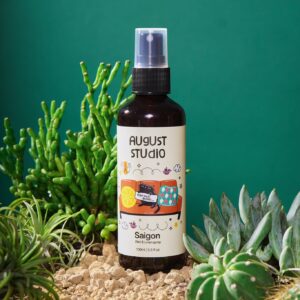 Xịt Thơm Đa Năng Bed & Linen Spray Saigon – August Studio | Khử Mùi Vải, Hương Thiên Nhiên, Dịu Êm