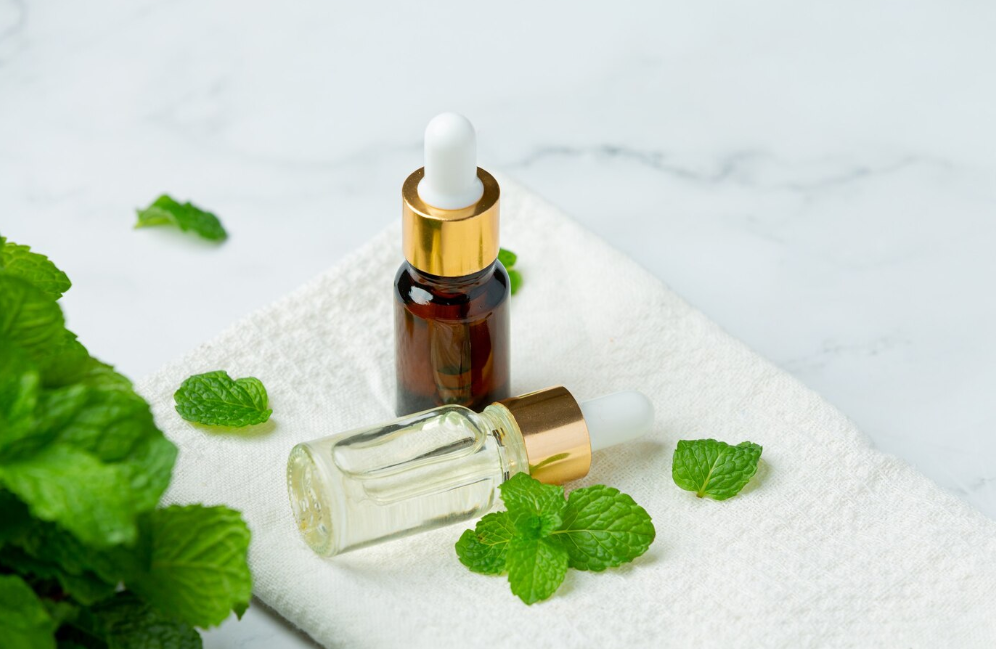 Tinh dầu Peppermint (bạc hà Âu) là một trong những loại tinh dầu được sử dụng phổ biến nhất hiện nay