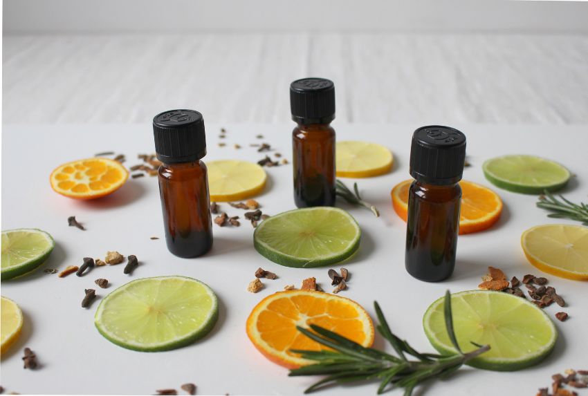 Tinh dầu thơm phòng vô cùng đa dạng, mỗi loại mang đến một hương thơm và công dụng riêng