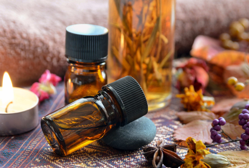 Tinh dầu mang hương thơm đặc trưng tự nhiên, an toàn và thân thiện với sức khỏe.