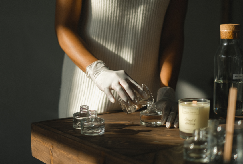 Pha chế tinh dầu thơm phòng handmade